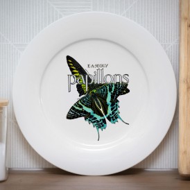 White plate with a butterfly illustration and the word 'papillons'